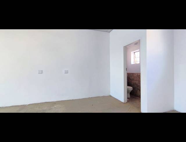 96M² RETAIL TO LET IN DIE HOEWES